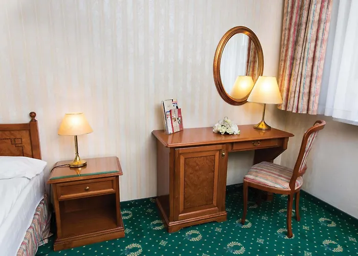 Danubius Astoria Center 4*