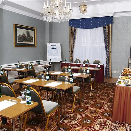 Danubius Astoria Center Otel 4*