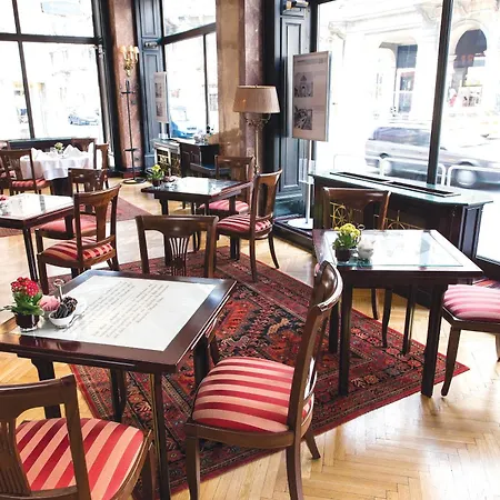 ダヌビウス アストリア シティ センター ホテル 4*