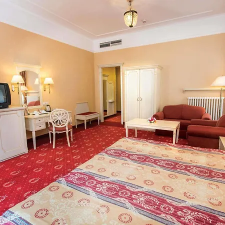 Otel Danubius Astoria Center 4*