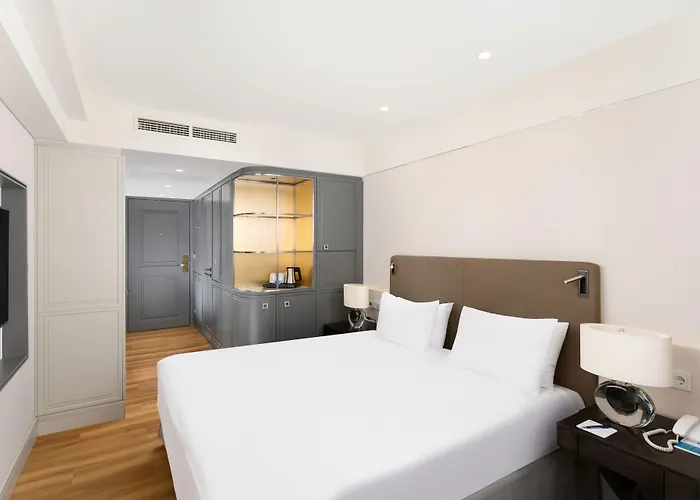 Danubius Astoria Center Hotell 4*