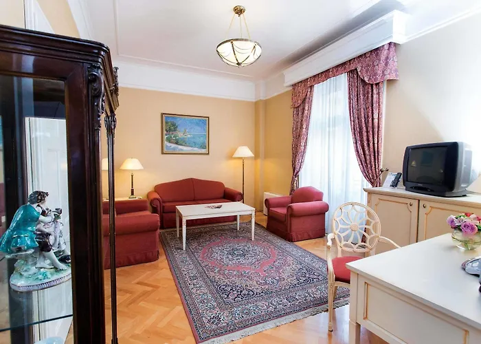 Danubius Astoria Center 4*