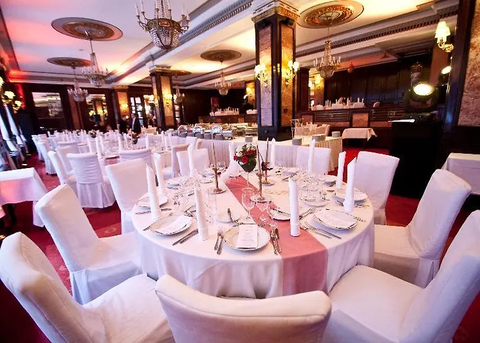 Danubius Astoria Center 4*