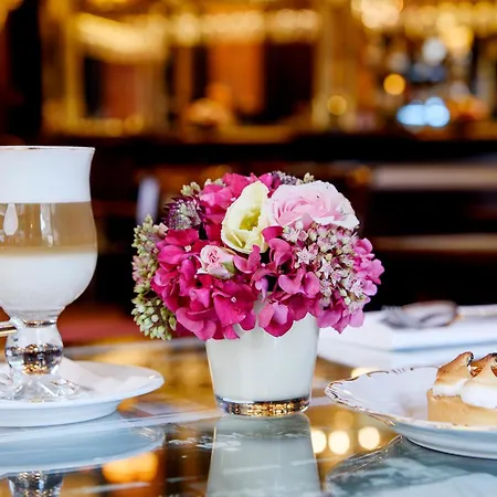 Danubius Astoria Center Hotel 4*