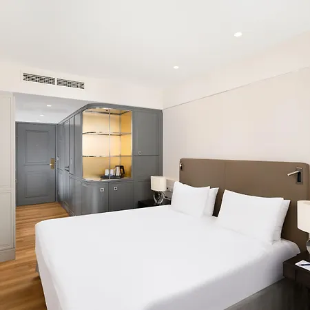 Danubius Astoria Center Hotel 4*