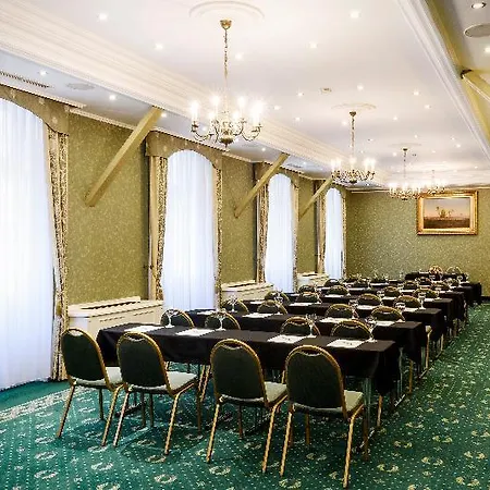 Danubius Astoria Center