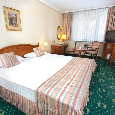 Danubius Astoria Center Hotel 4*