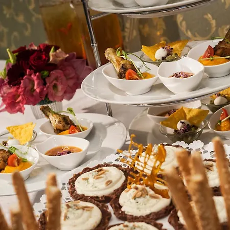 Danubius Astoria Center Hotel 4*