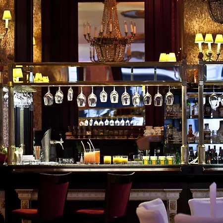 Hotel Danubius Astoria Center 4*