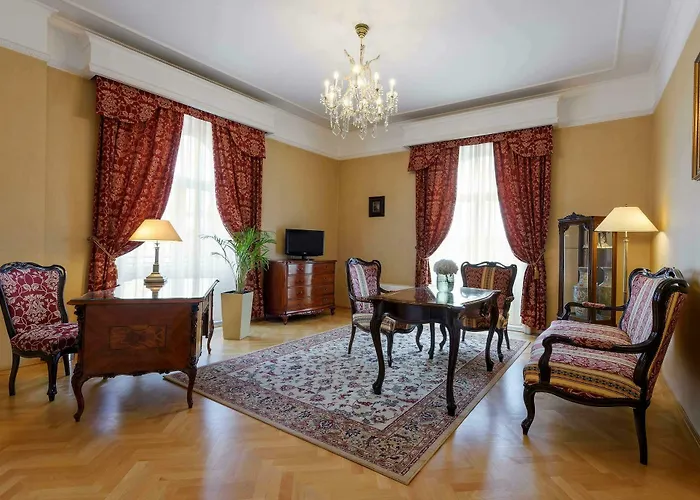 Danubius Astoria Center 4*