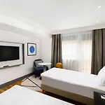 Отель Danubius Astoria Center