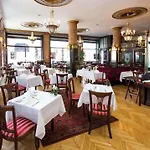 Danubius Astoria Center Отель 4*