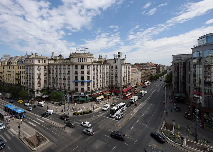Отель Danubius Astoria Center 4*