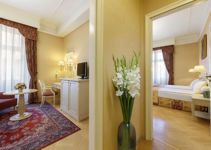 Отель Danubius Astoria Center